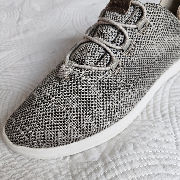 EUC Olukai Womens Hale'iwa Li Ha'a Women Size 7.5 Brown Grey Slipon - Picture 5 of 16